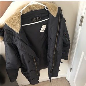 Men’s puff winter coat.